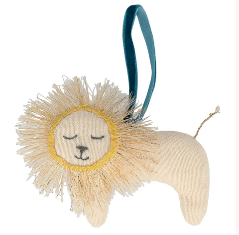 Knitted Lion Ornament